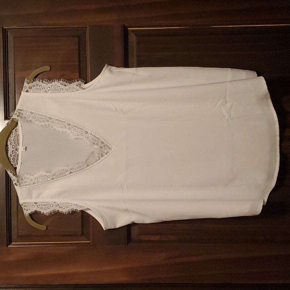 Womens white medium tank
